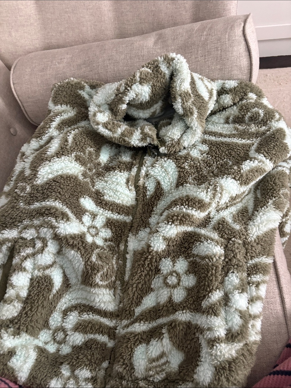Cozy Sherpa Jacket in Sage Green and Cream American Eagle NEVER WORN